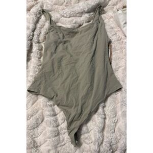 Skims Fits Everybody Square Neck Bodysuit large talc NWT